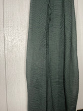 Load image into Gallery viewer, Black/Green Cotton Crinkle
